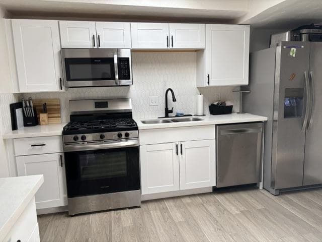 Elm Street Four-Bed — 215 E Elm St